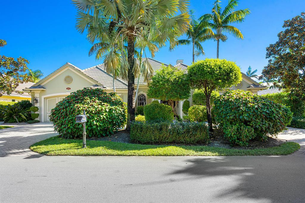 ROYAL PALM YACHT & COUNTRY CLUB - Residential