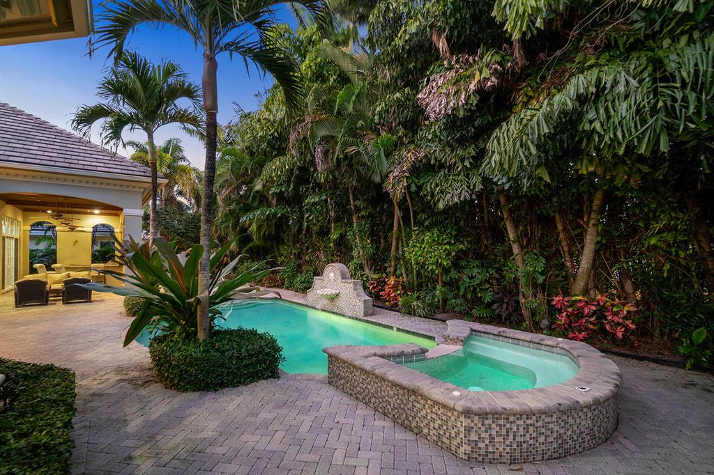 ROYAL PALM YACHT & COUNTRY CLUB - Residential