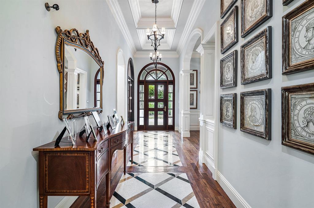 ROYAL PALM YACHT & COUNTRY CLUB - Residential