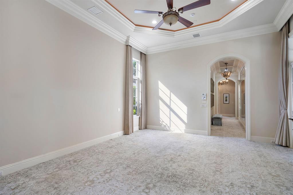 ROYAL PALM YACHT & COUNTRY CLUB - Residential