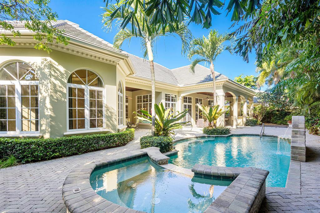 ROYAL PALM YACHT & COUNTRY CLUB - Residential