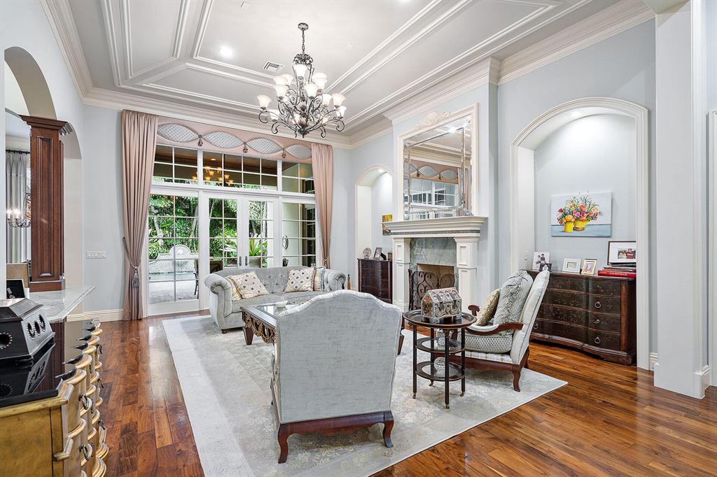 ROYAL PALM YACHT & COUNTRY CLUB - Residential