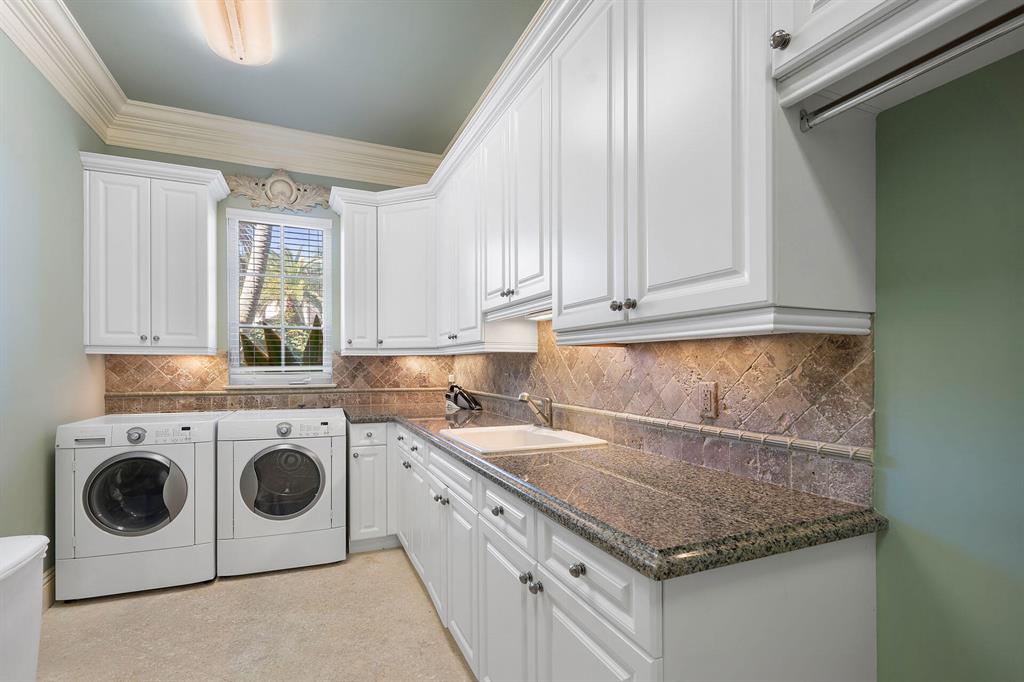 ROYAL PALM YACHT & COUNTRY CLUB - Residential