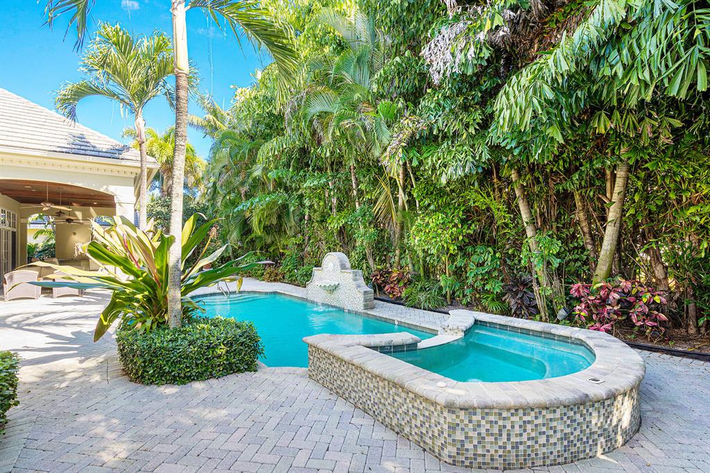 ROYAL PALM YACHT & COUNTRY CLUB - Residential