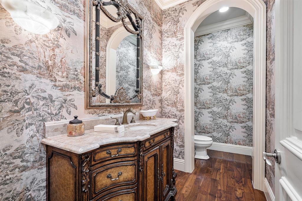 ROYAL PALM YACHT & COUNTRY CLUB - Residential