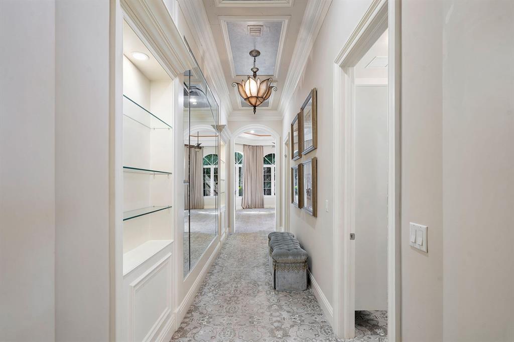 ROYAL PALM YACHT & COUNTRY CLUB - Residential