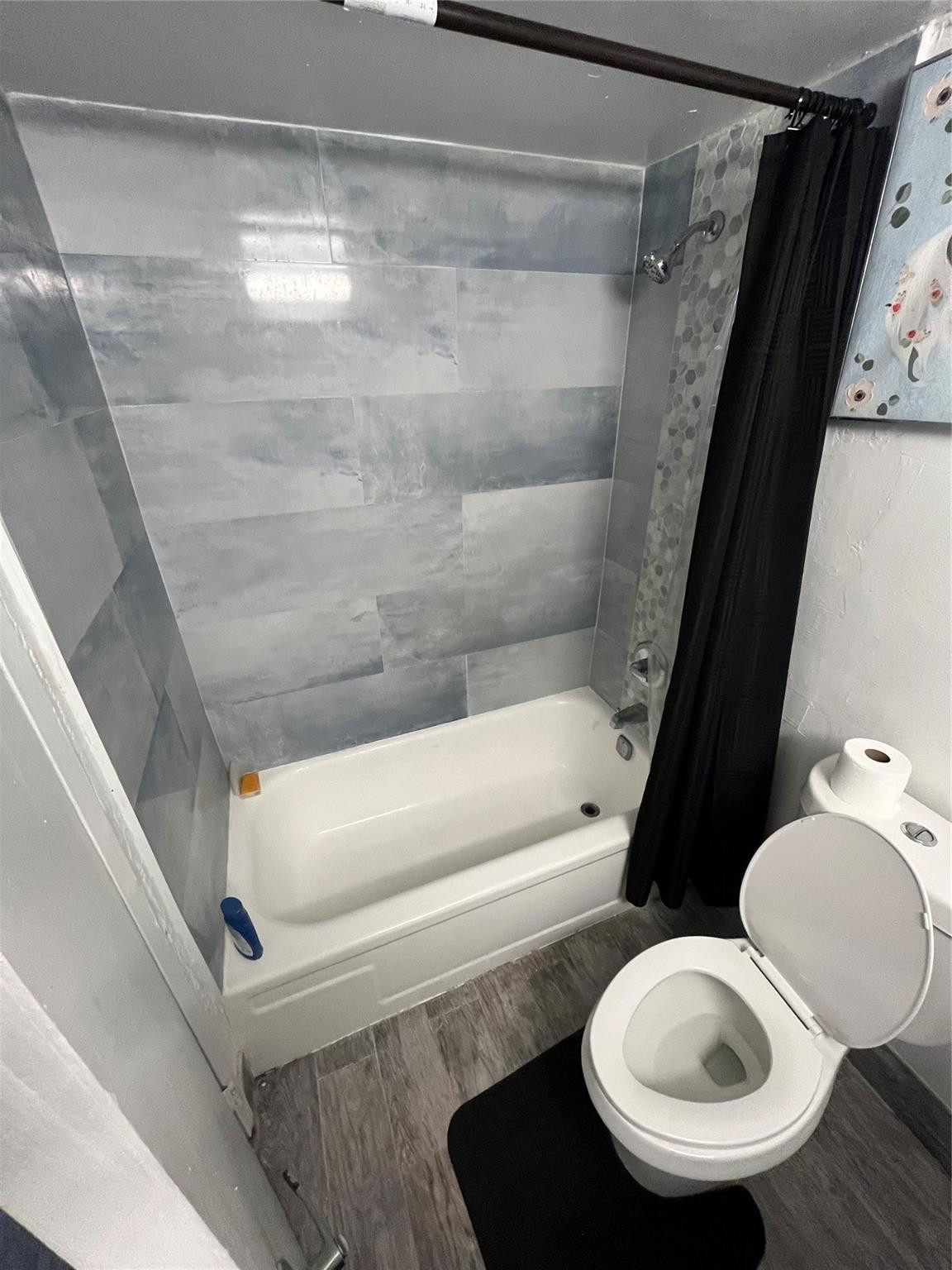 HERITAGE CIRCLE CONDO - Residential