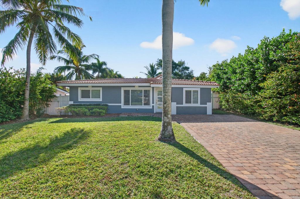 Photo of 360 SW 2nd Street, Boca Raton, FL 33432 (MLS # R11159301)