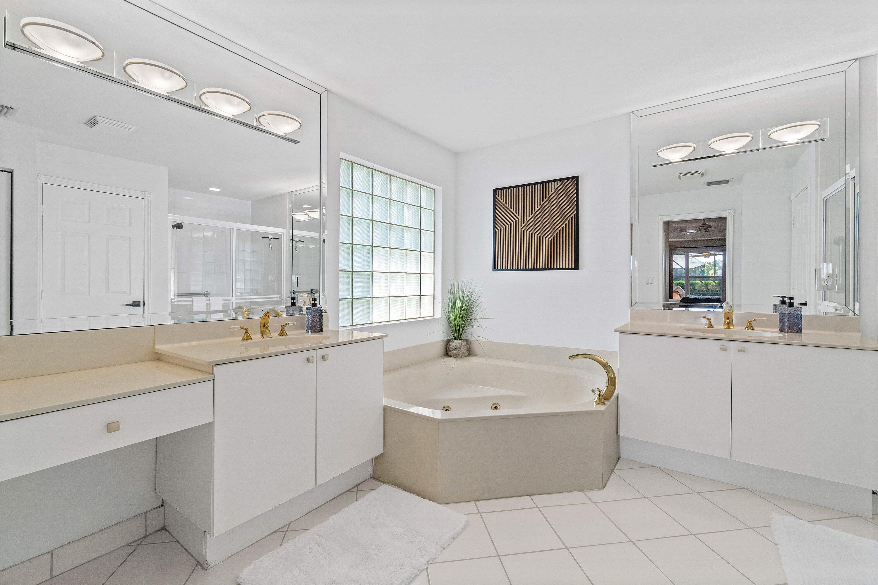 VALENCIA LAKES 3 - Residential