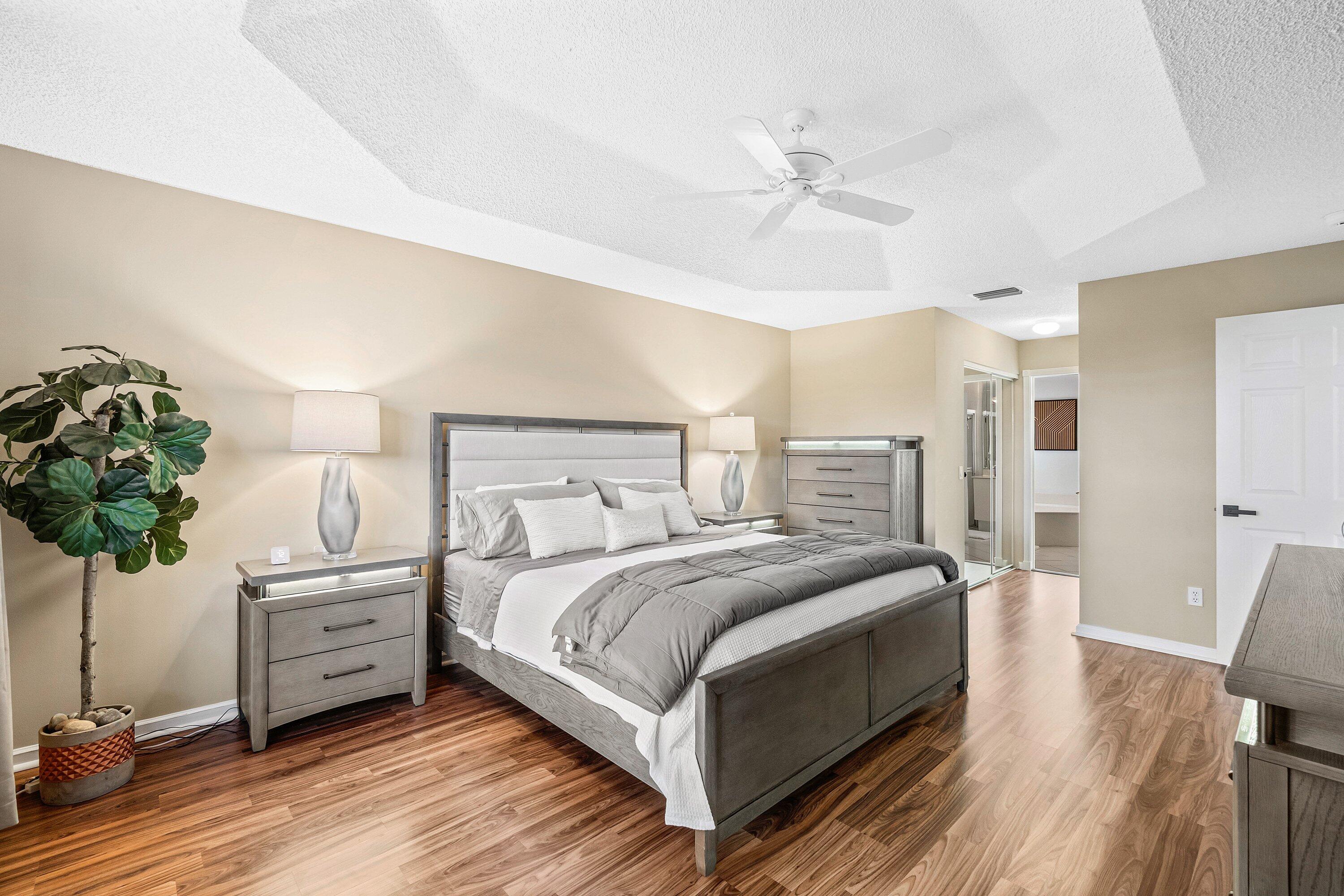 VALENCIA LAKES 3 - Residential