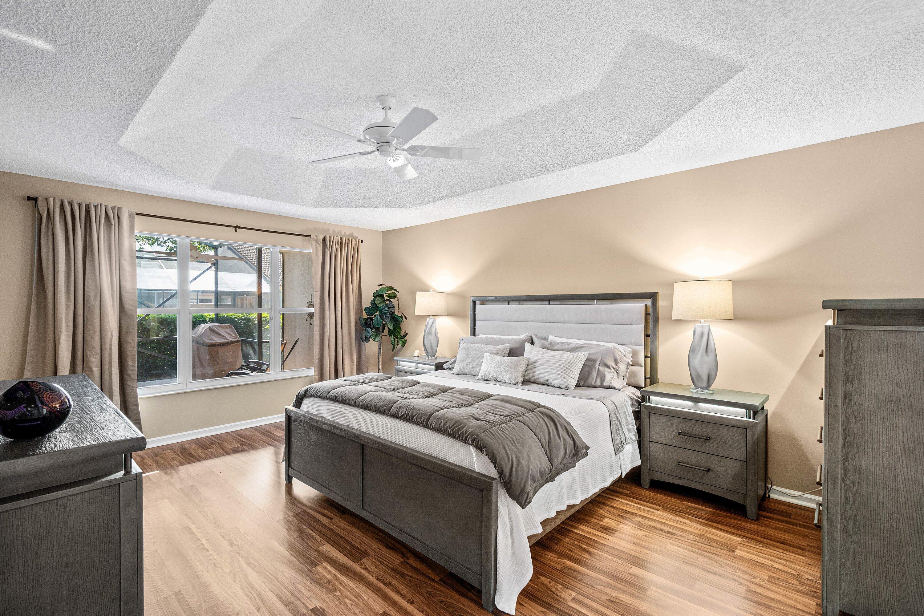 VALENCIA LAKES 3 - Residential