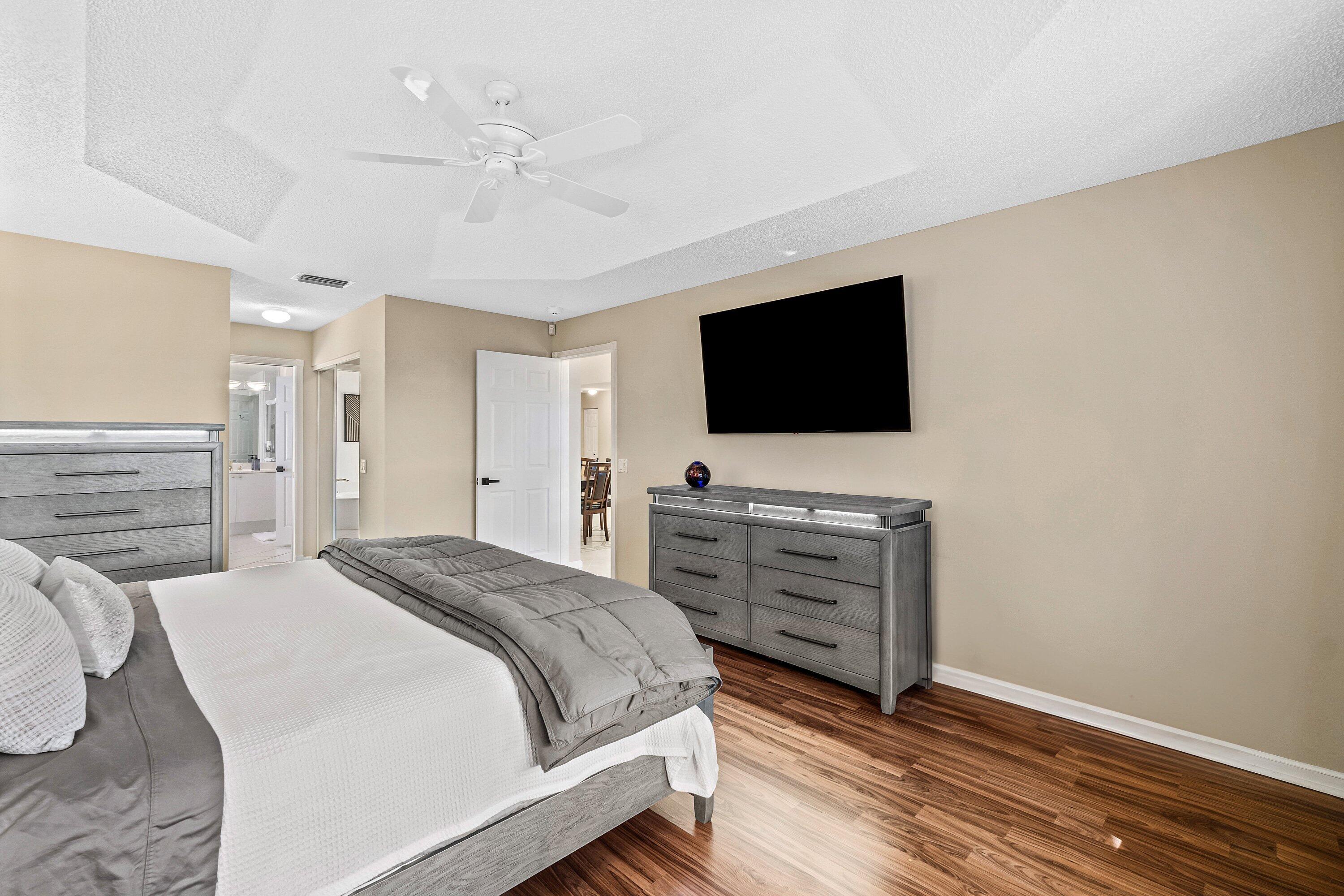 VALENCIA LAKES 3 - Residential