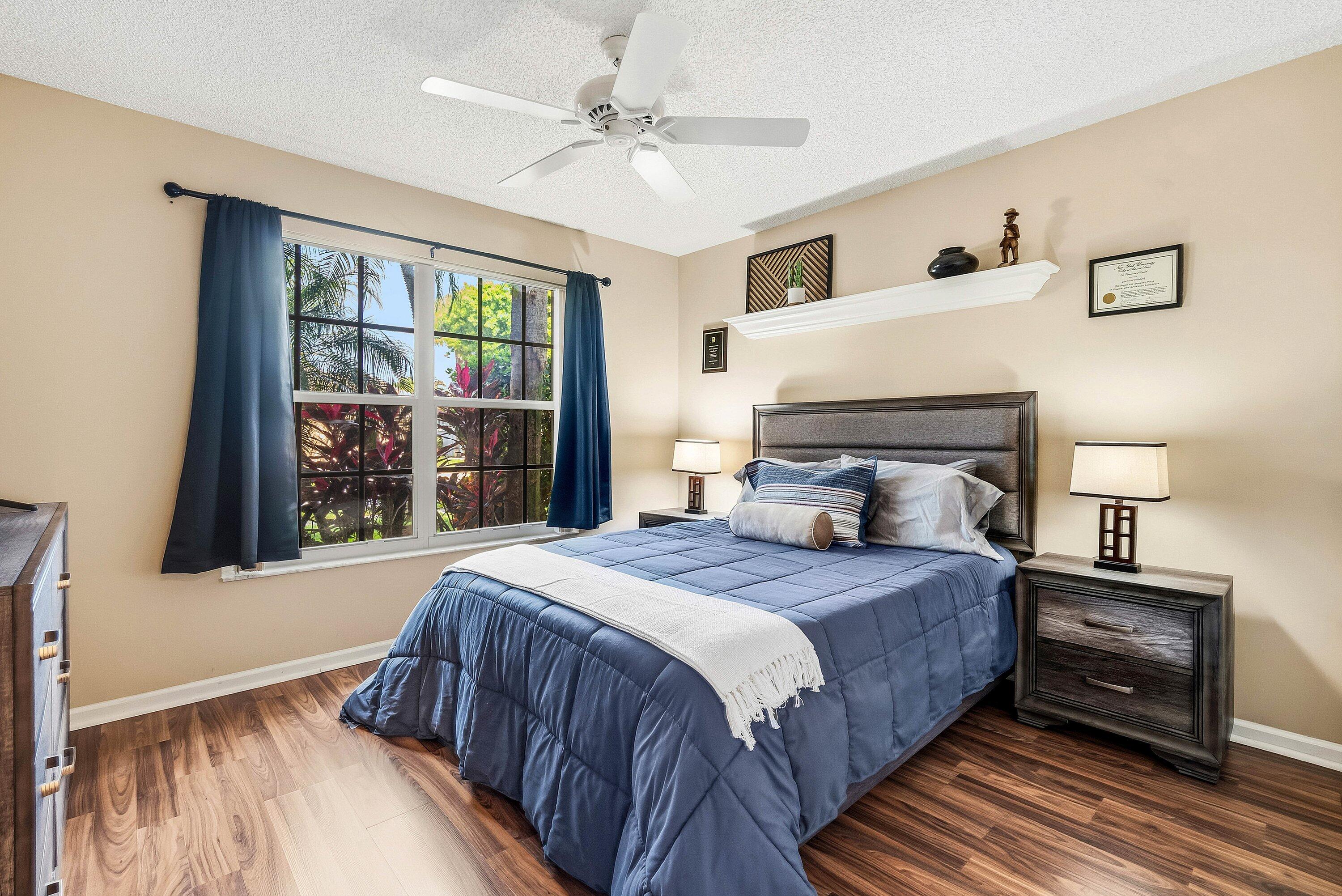 VALENCIA LAKES 3 - Residential