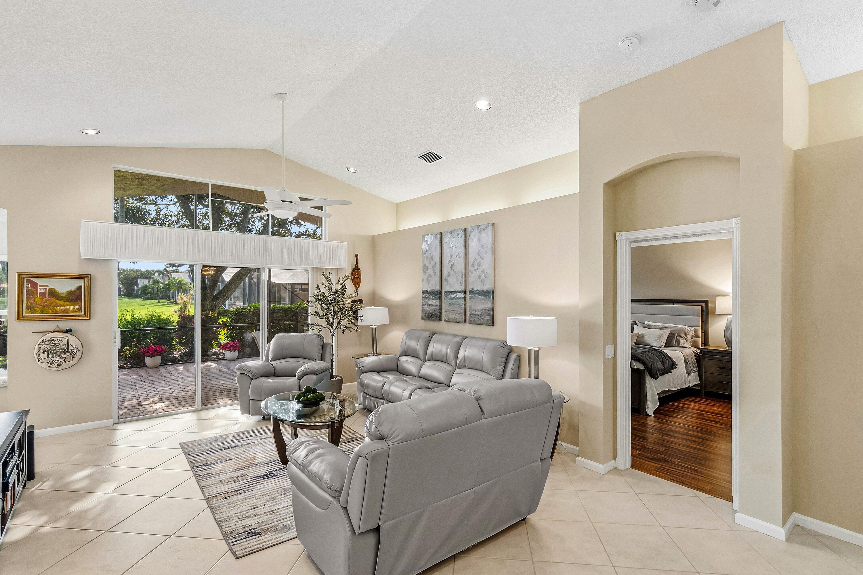 VALENCIA LAKES 3 - Residential