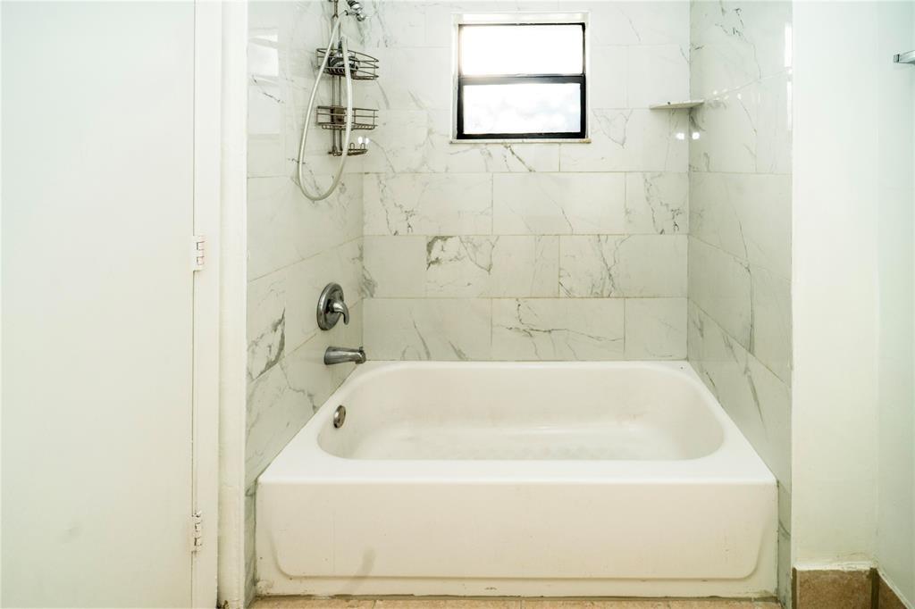 3600 NW 116th Ter 3606