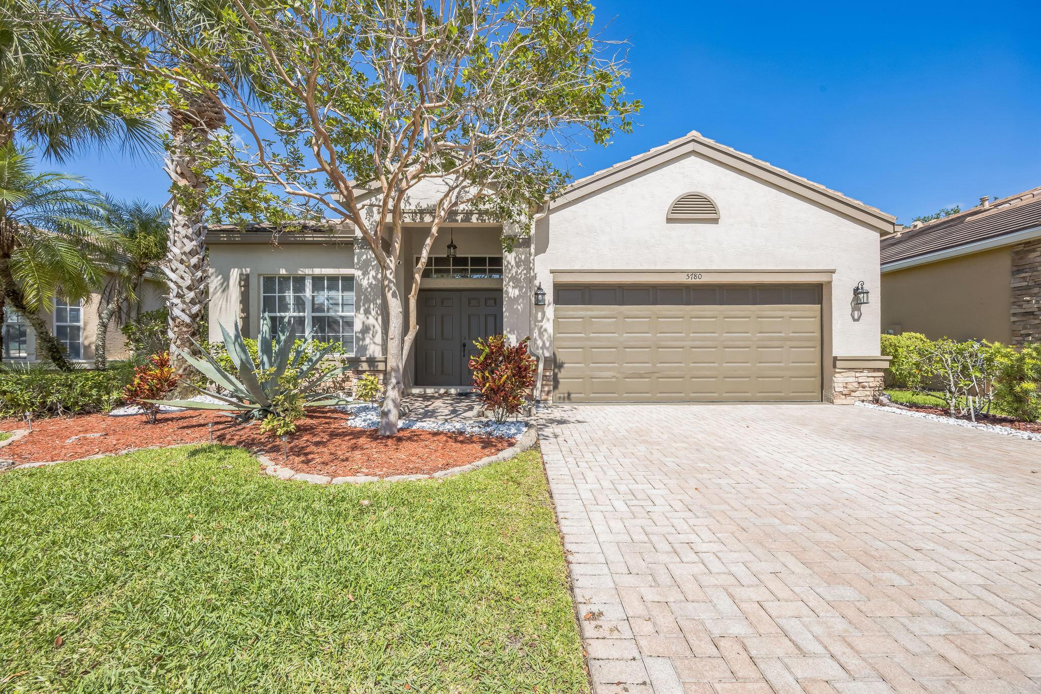 THOROUGHBRED LAKE ESTATES - Residential Lease