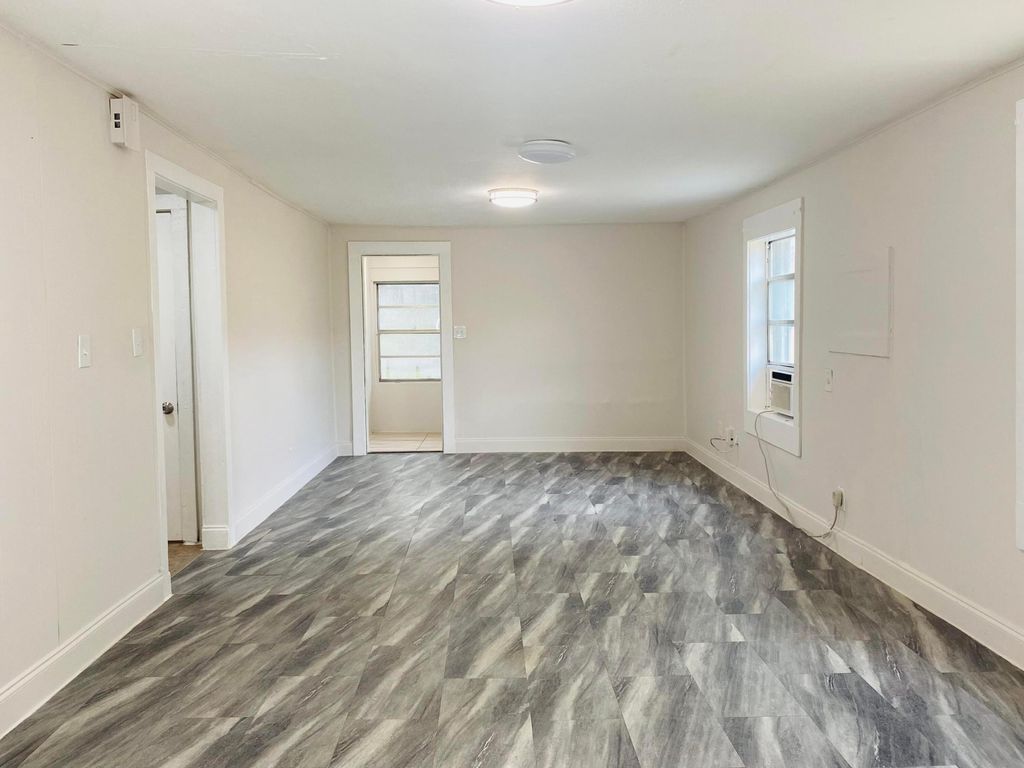 Photo of 1506 Avenue I, Fort Pierce, FL 34950 (MLS # R10949718)