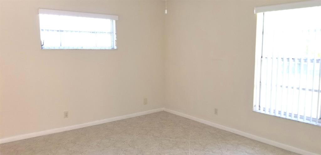 KINGS POINT 8 - Residential Lease