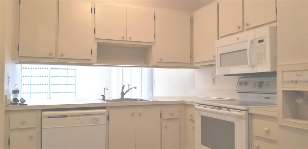 KINGS POINT 8 - Residential Lease