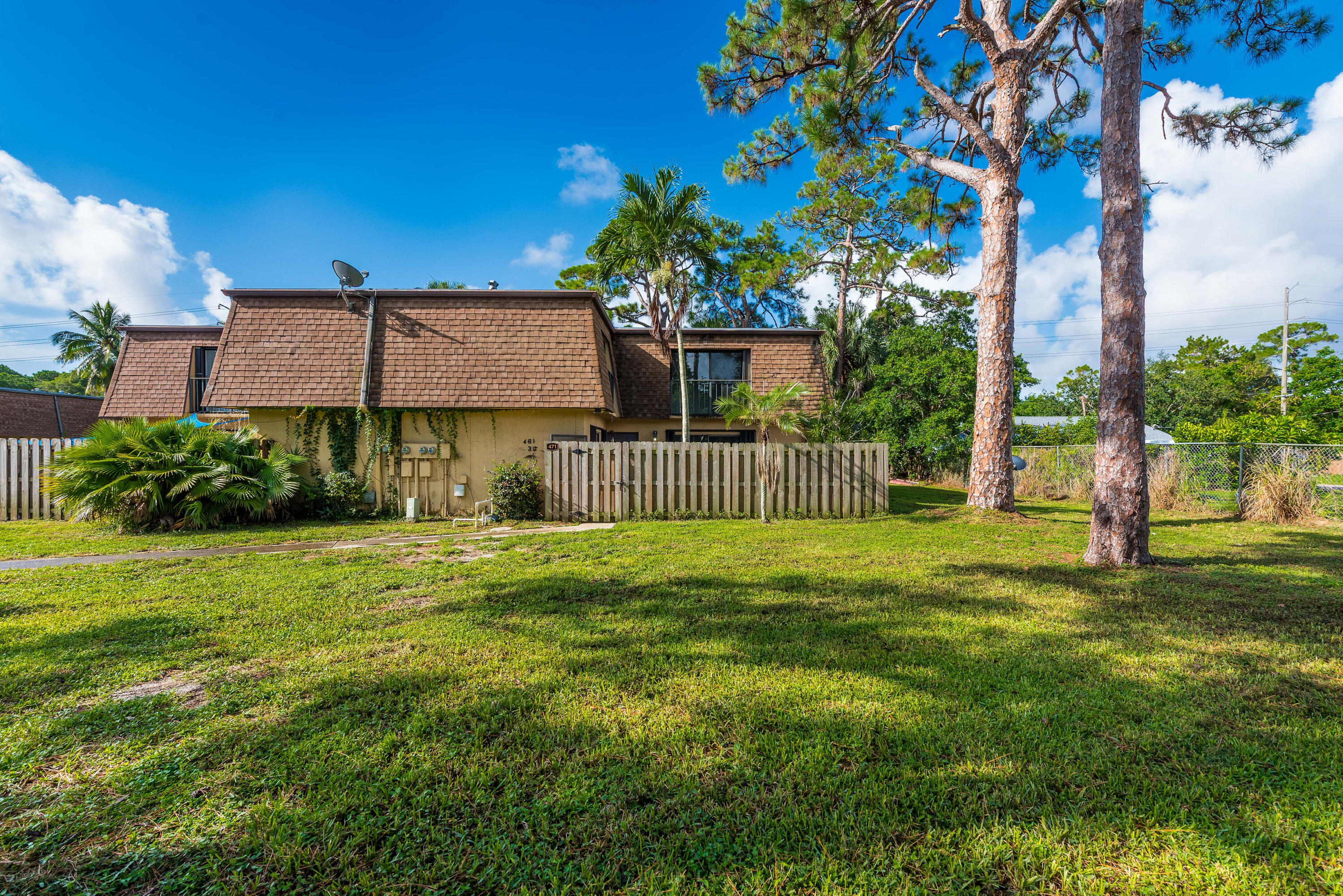 PINE GROVE TOWNHOUSES CONDO - Residential Lease