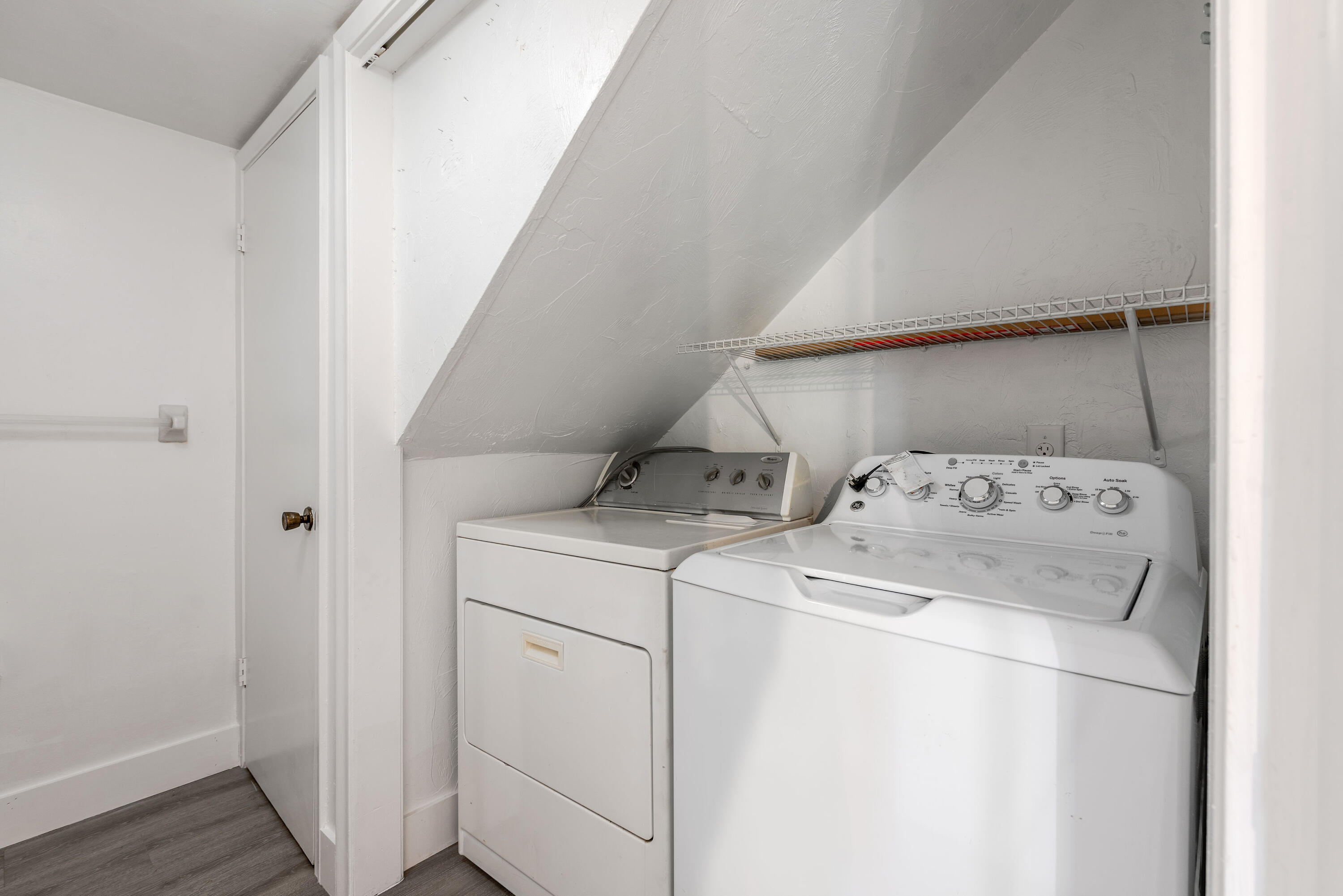PINE GROVE TOWNHOUSES CONDO - Residential Lease