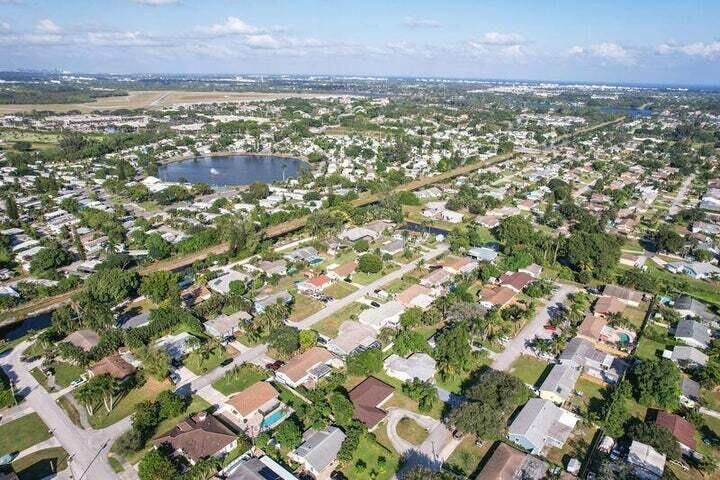 HYPOLUXO VILLAGE 2 - Residential Lease