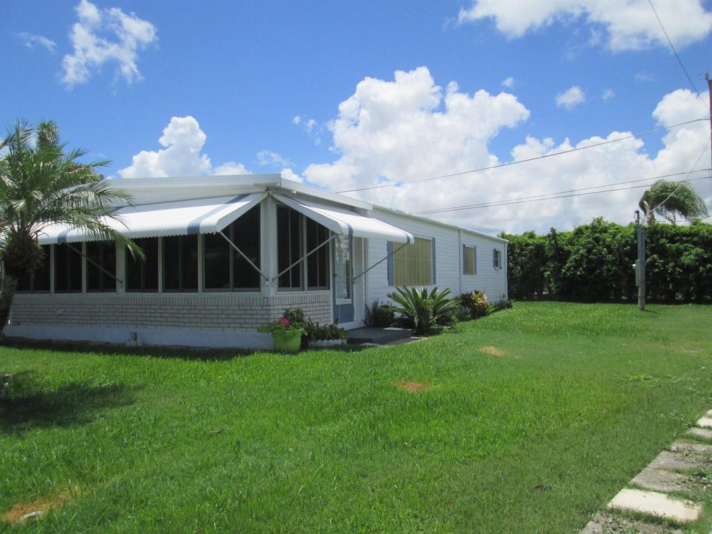 Photo of 4097 White Pine Drive, Boynton Beach, FL 33436 (MLS # R11114536)