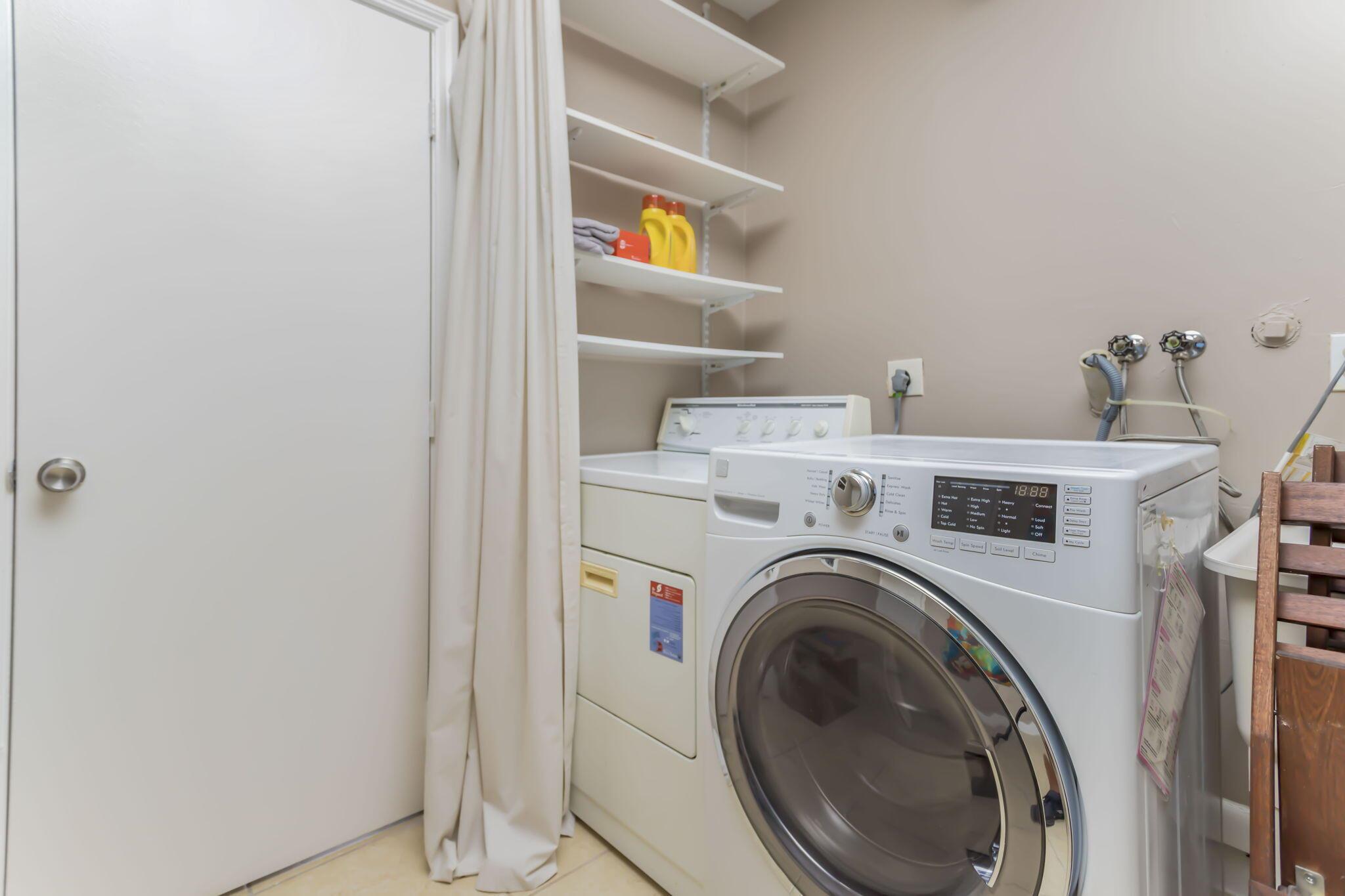 SILVER WOODS - Residential Lease