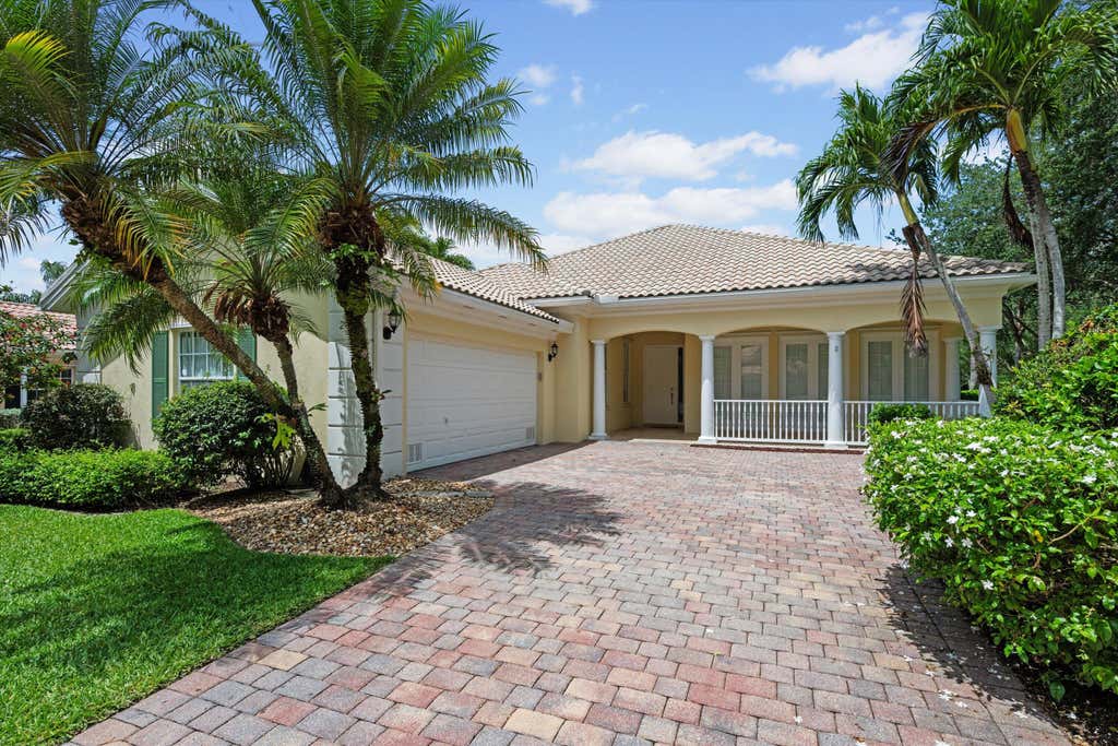 Photo of 2057 Futana Way, Wellington, FL 33414 (MLS # B26036206)