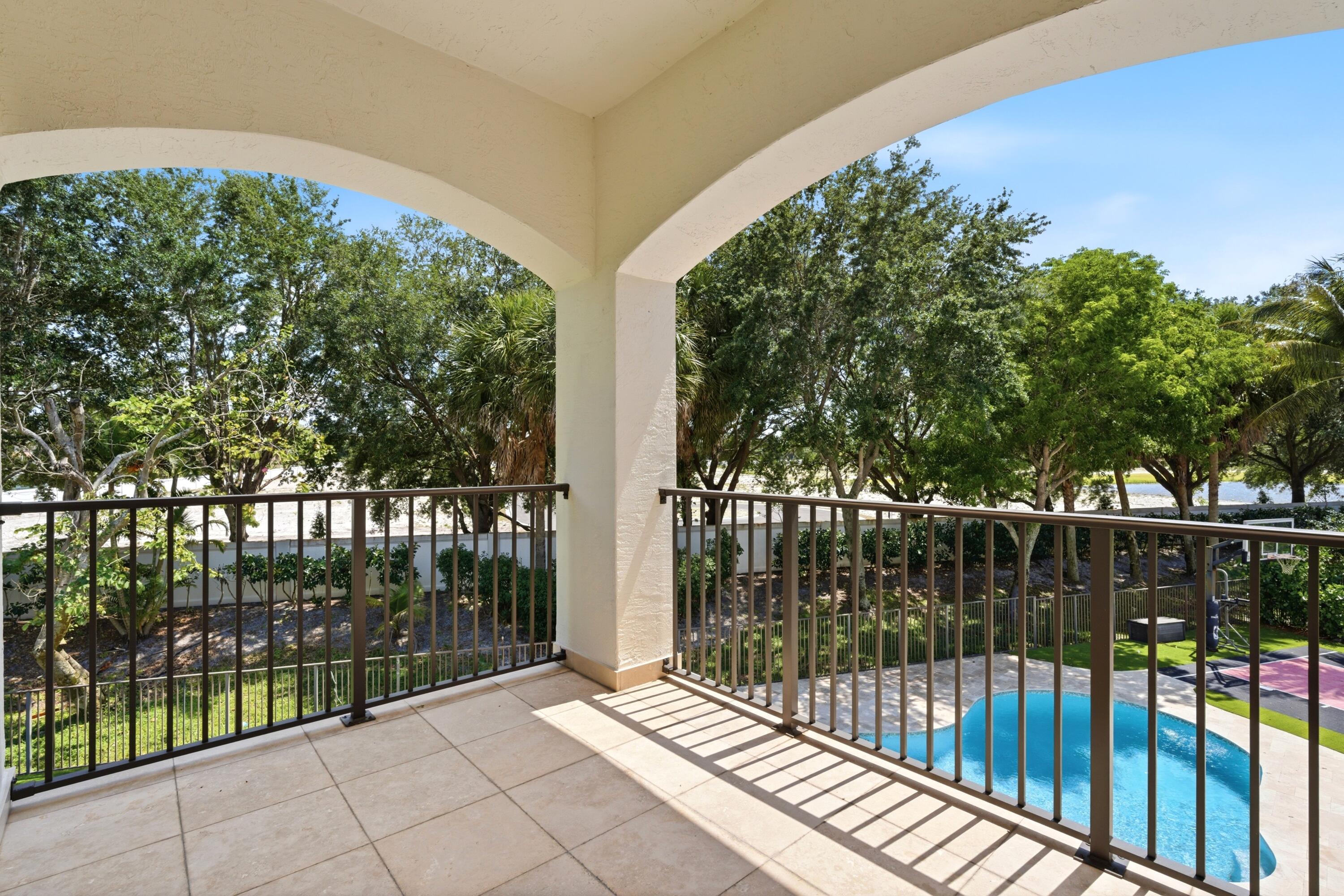 OAKS AT BOCA RATON - Residential