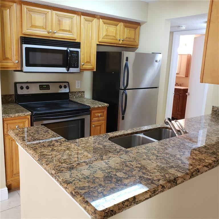 2 bedroom 1 Bathroom unit at Gated community Sun Vista Gardens Condo. Tile and laminate floors. Full washer and dryer inside the unit. Granite counter top in Kitchen. NO HOA approval. Investor friendly !!.
Unit rented for $1900 per month till 9/30/25 . It's an all ages community with pool, spa, club house, library, exersice room, volleyball court and tennis court. Close to major highways and major roads like Commercial Blvd.
Showing to interested Buyers with appointment only. Please, do not disturbe tenants. All offers should be send to lisitng agent with DU Report or Proof of Funds for cash buyers.