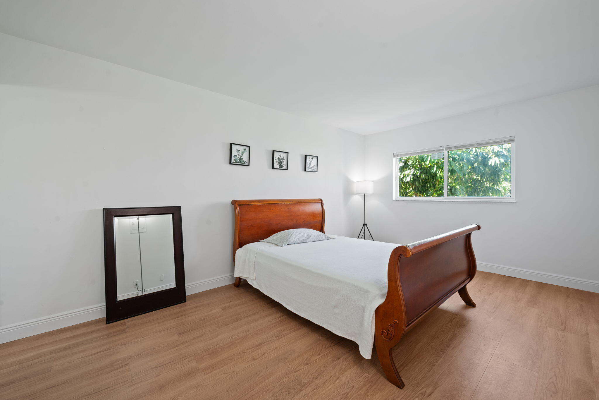 VILLAGE ROYALE ON THE GREEN CONDO - Residential