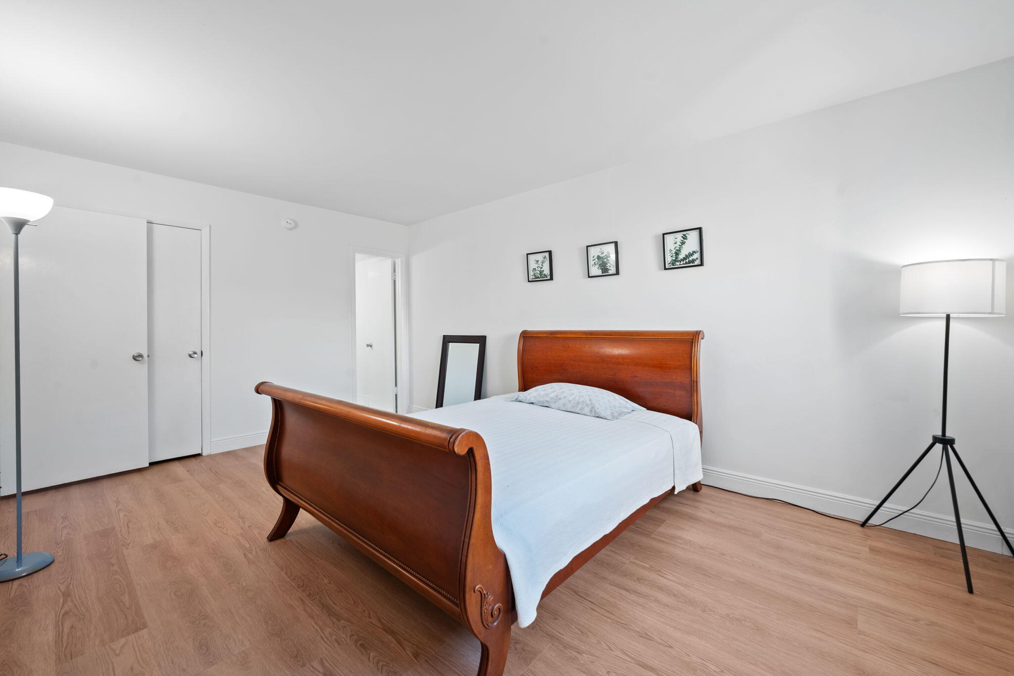 VILLAGE ROYALE ON THE GREEN CONDO - Residential