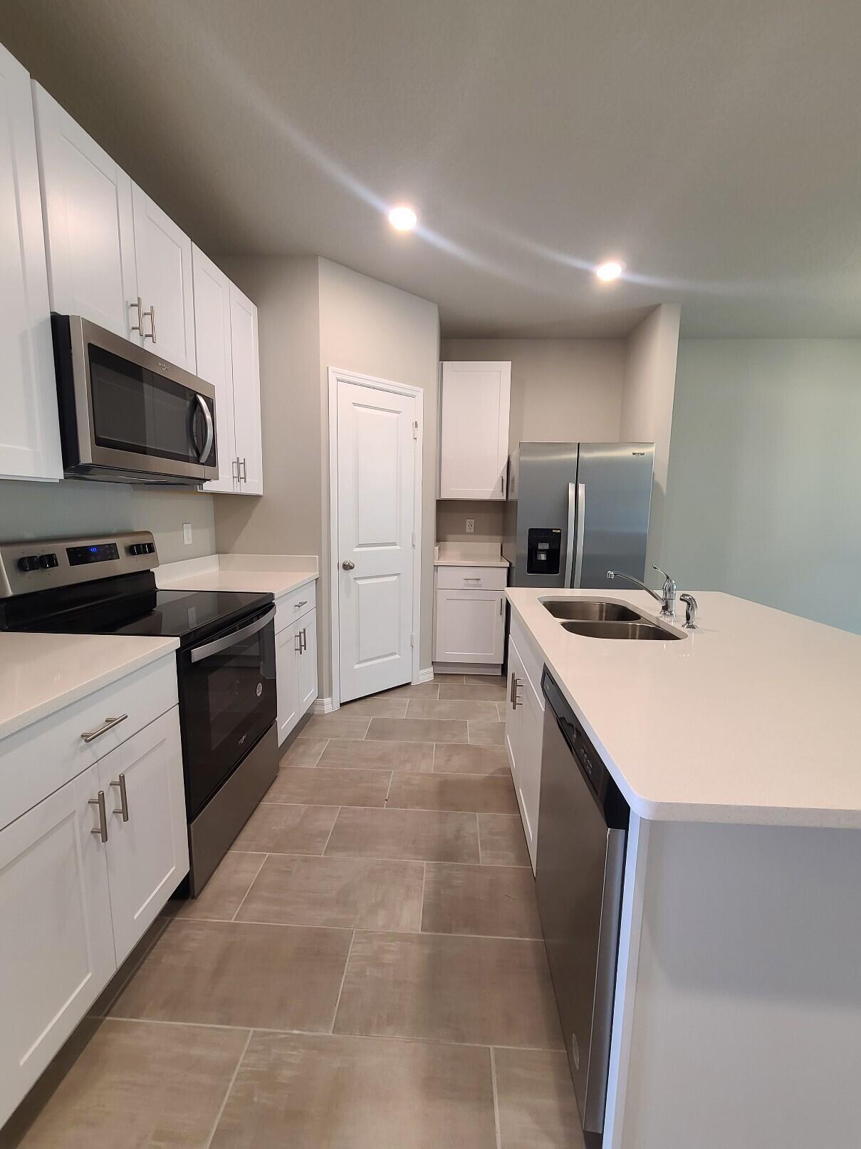 FONTANA TOWNHOMES - Residential