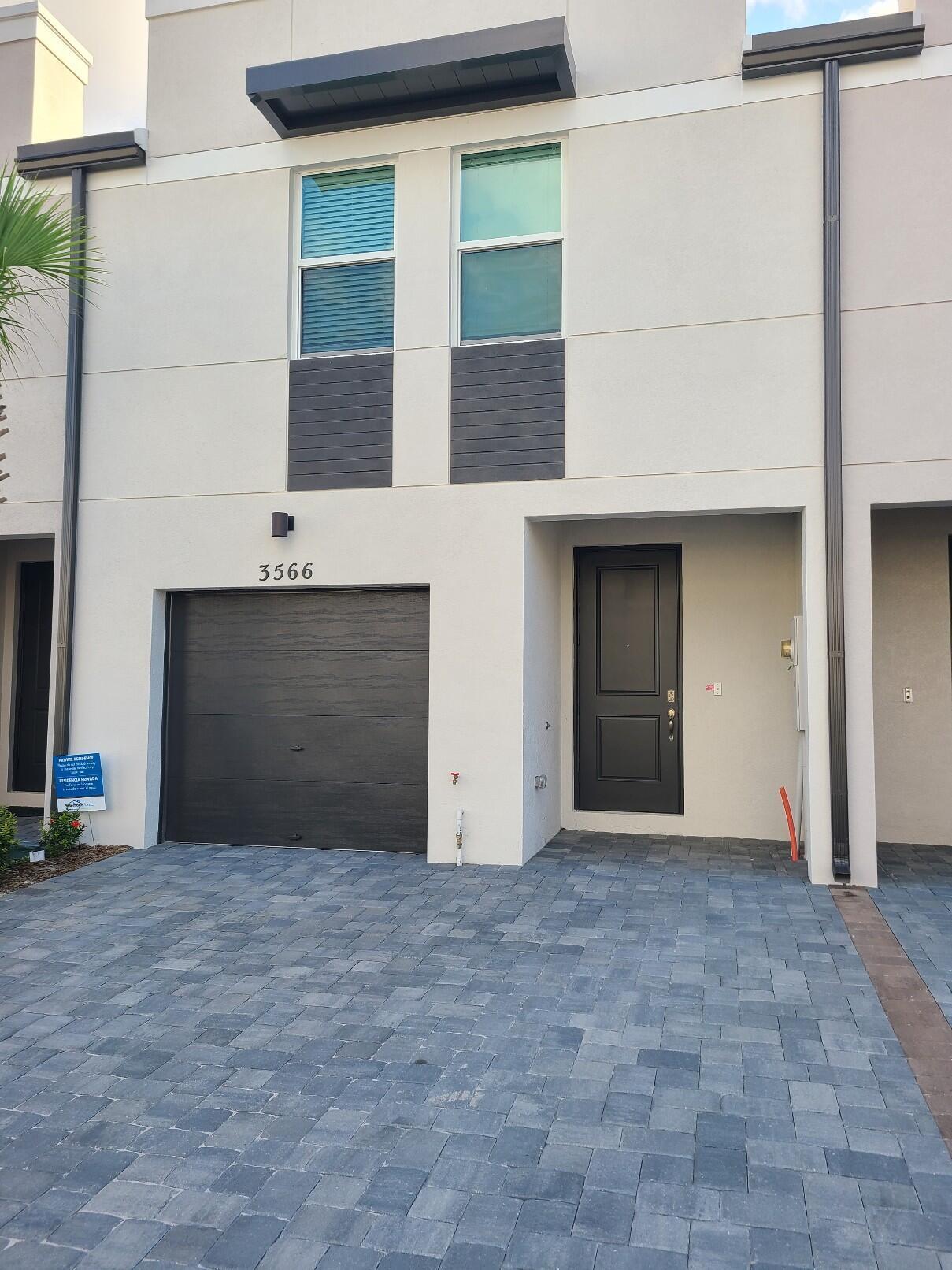 FONTANA TOWNHOMES - Residential