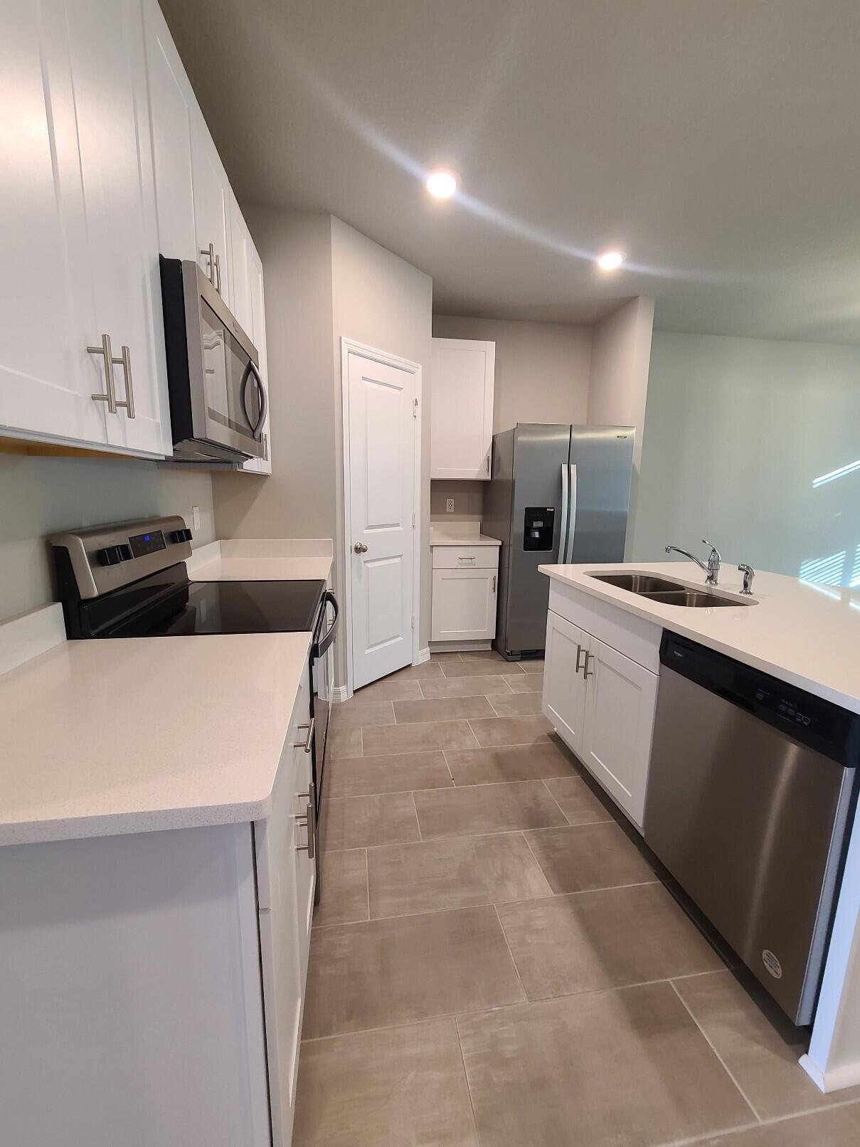 FONTANA TOWNHOMES - Residential