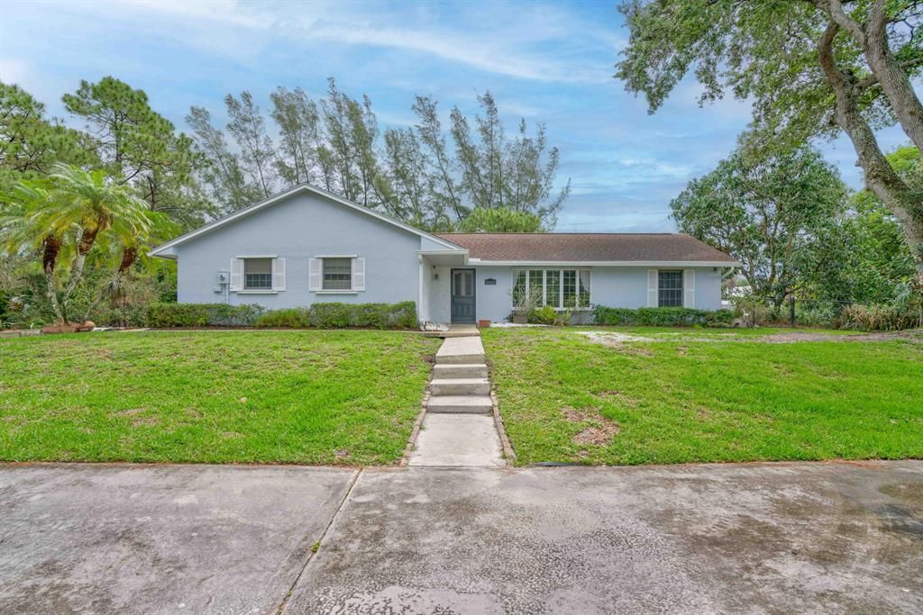 Photo of 15612 74th Avenue N, West Palm Beach, FL 33418 (MLS # R10884522)