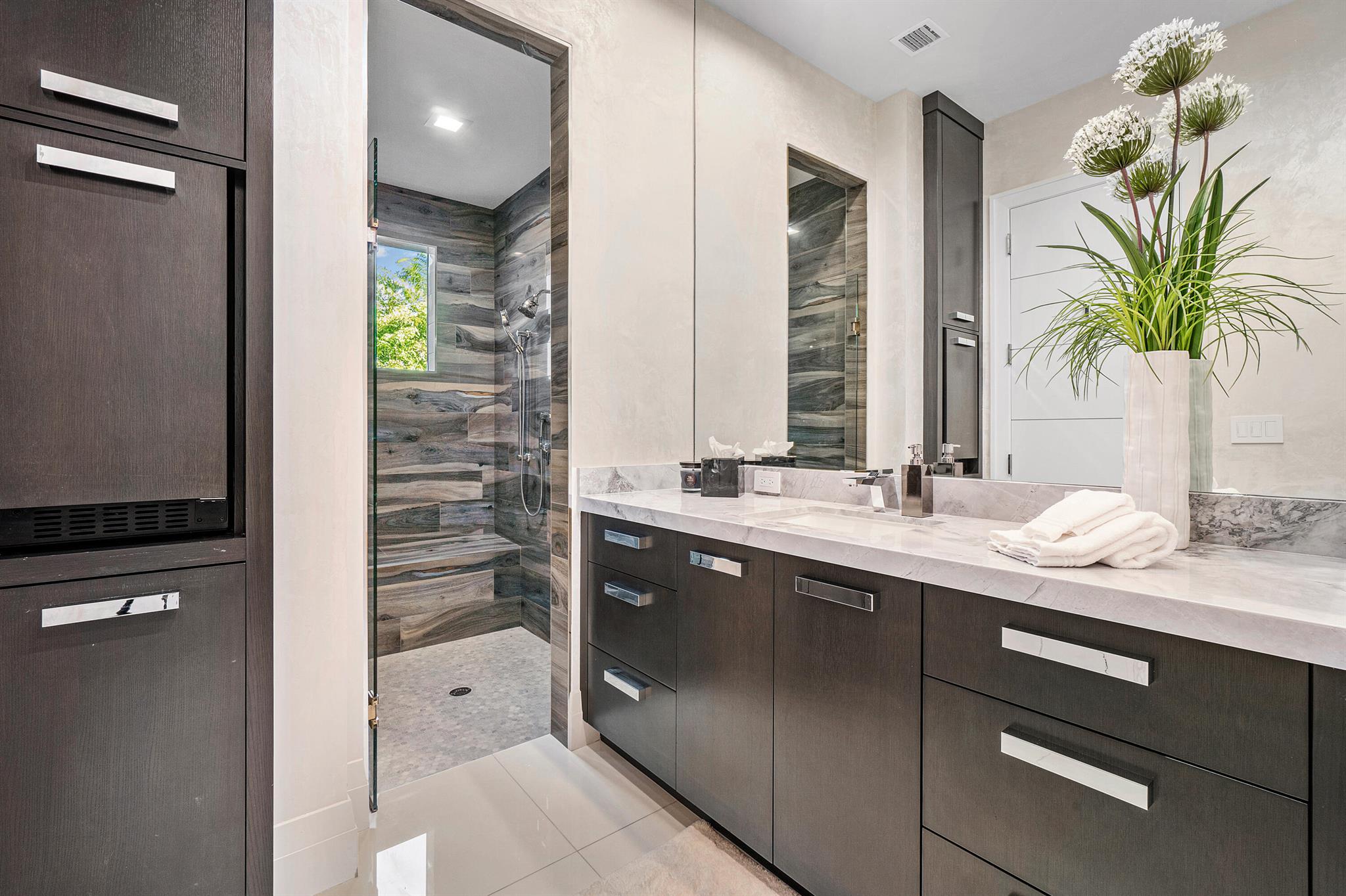 DEVON PLACE - Residential