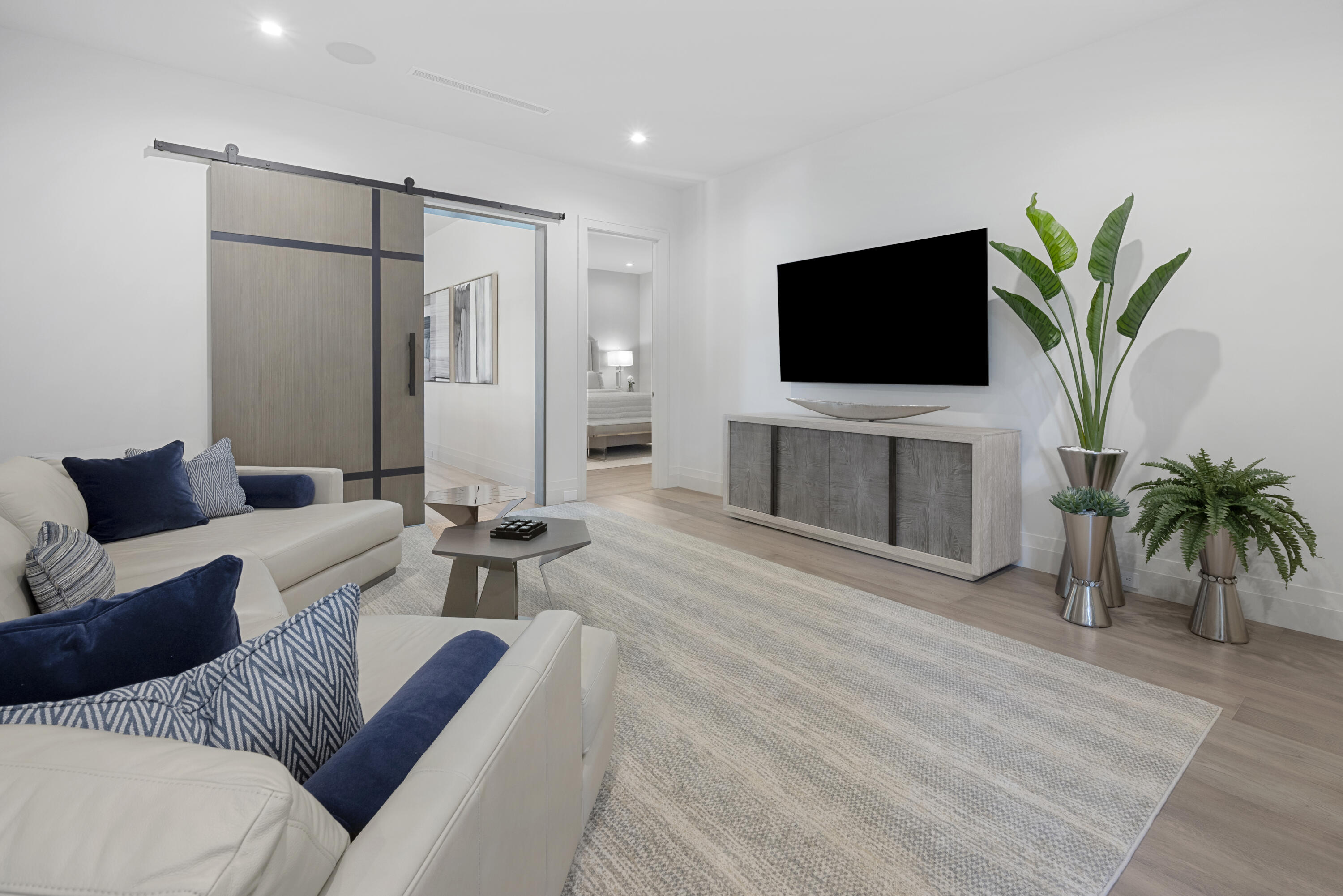 DEVON PLACE - Residential