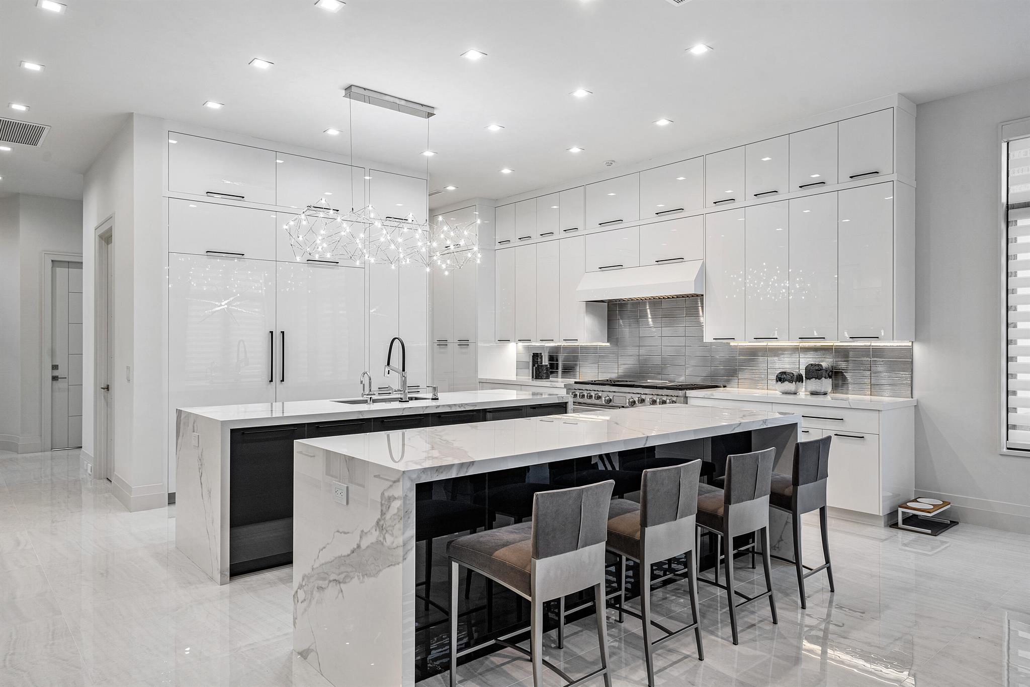 DEVON PLACE - Residential