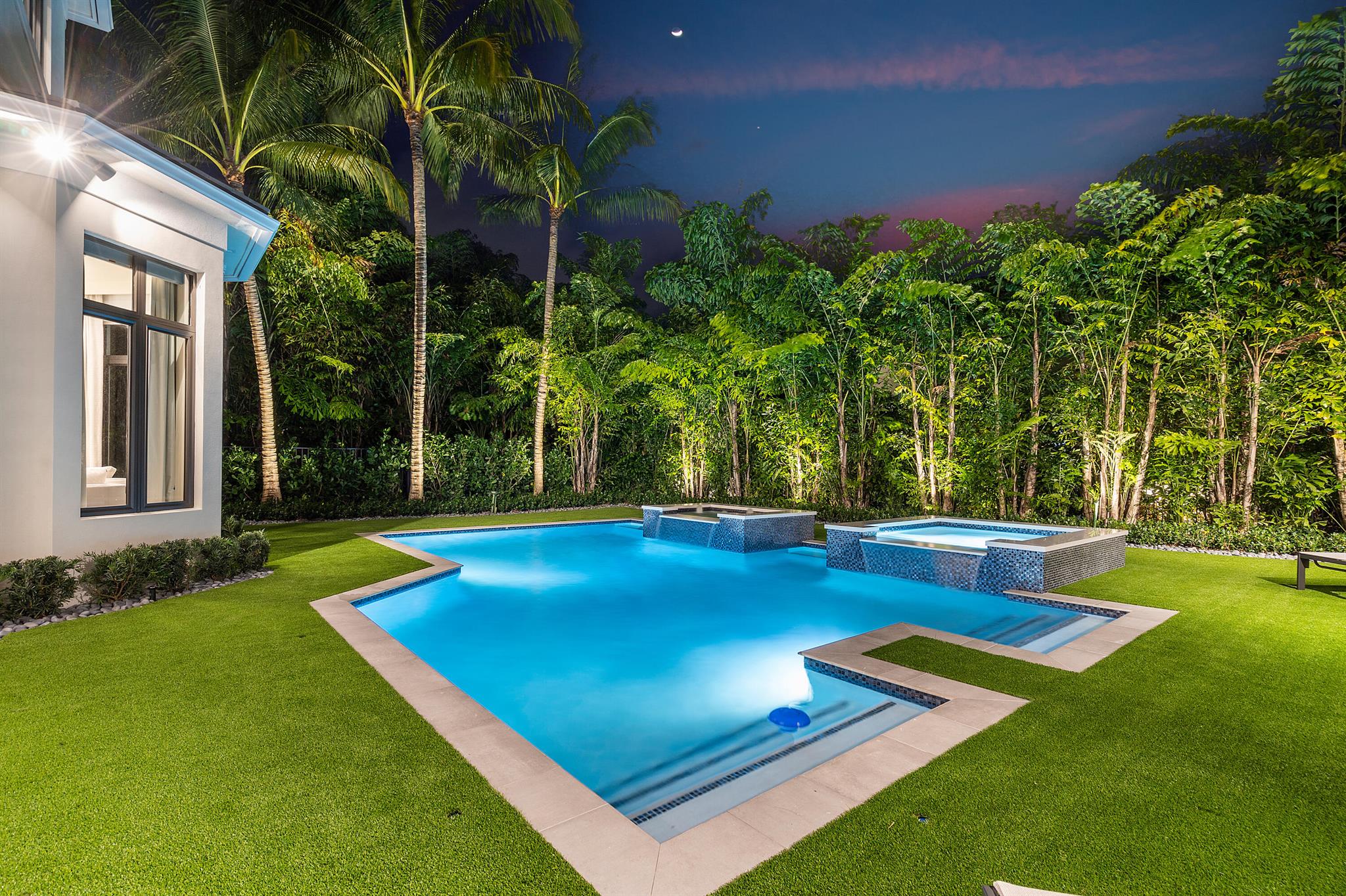 DEVON PLACE - Residential