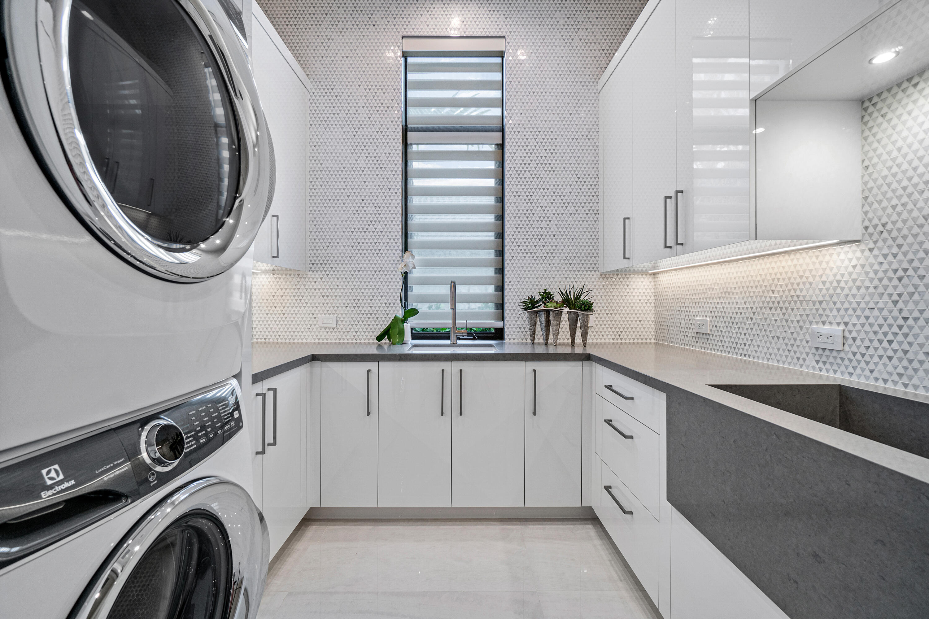 DEVON PLACE - Residential