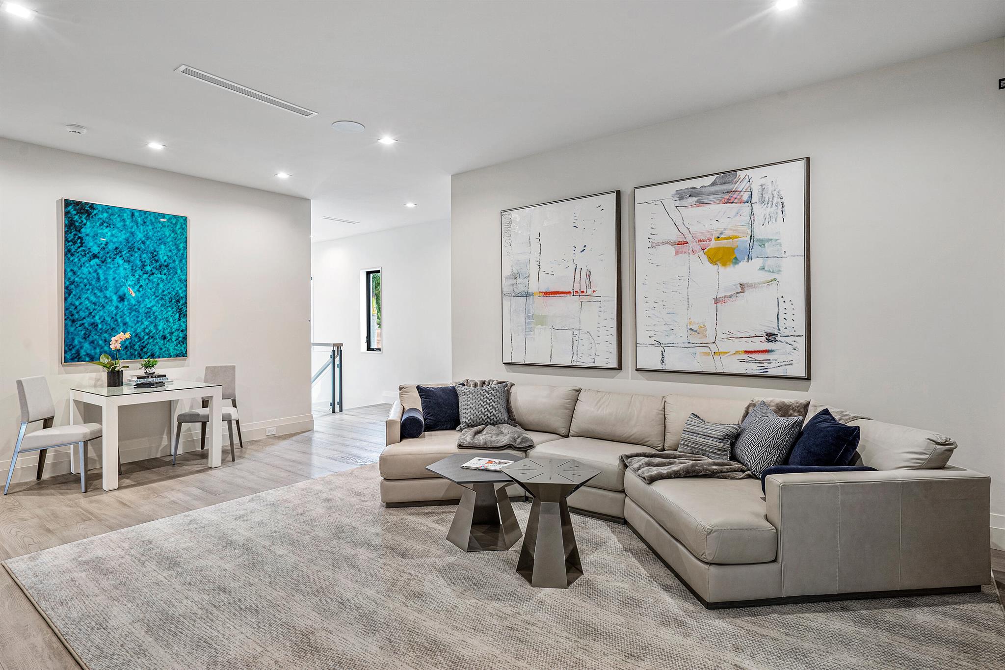 DEVON PLACE - Residential