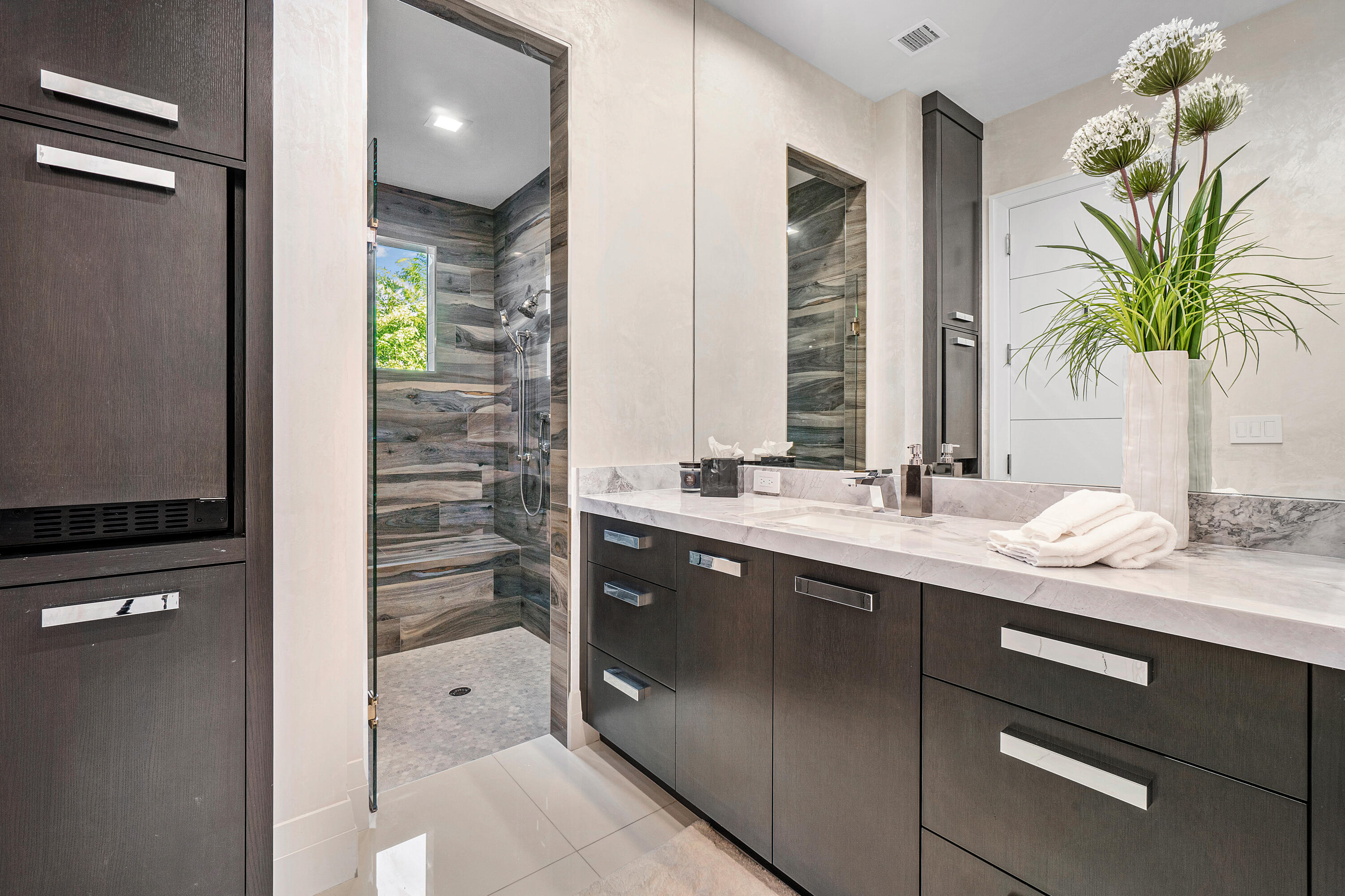 DEVON PLACE - Residential