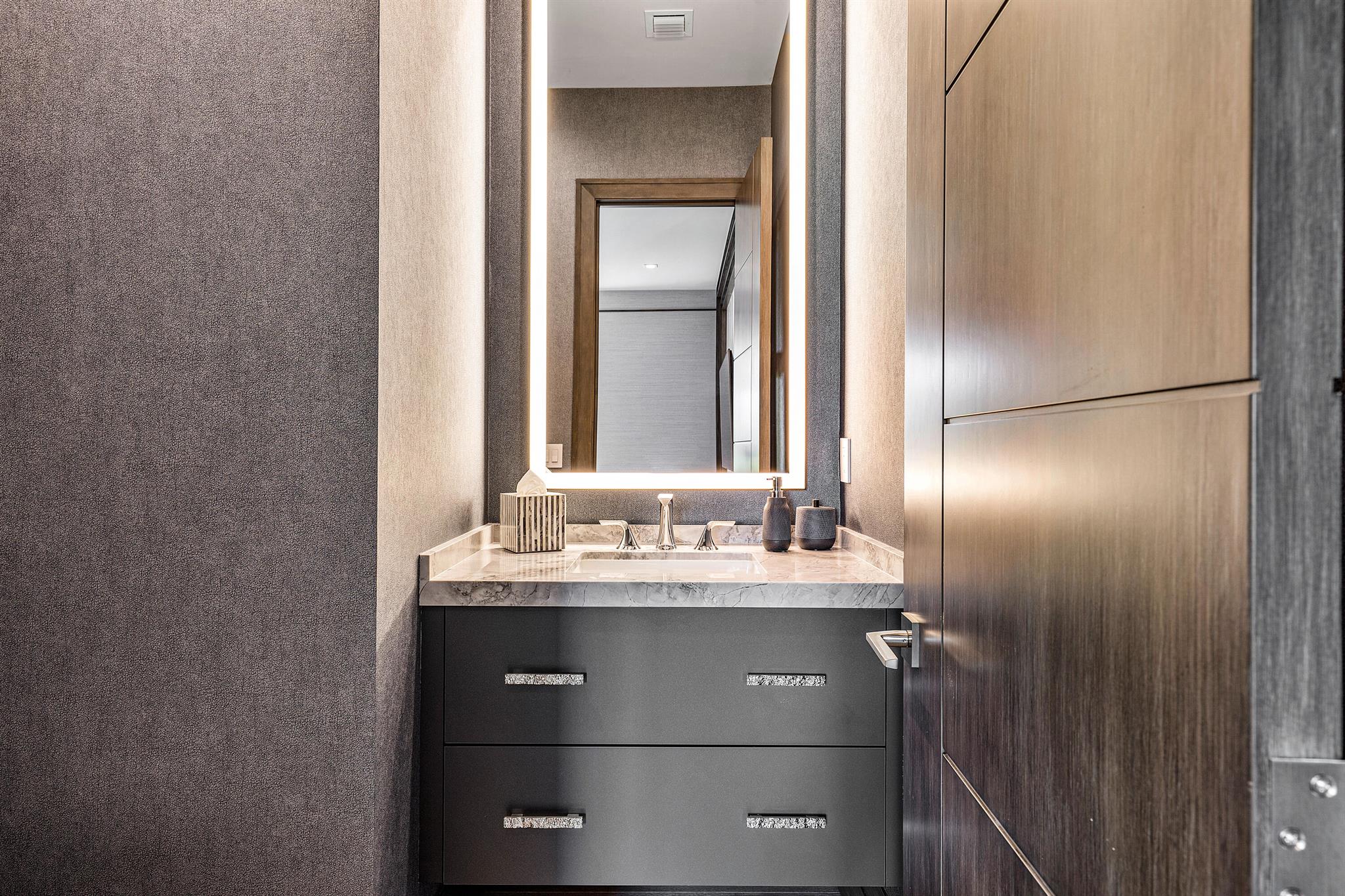 DEVON PLACE - Residential