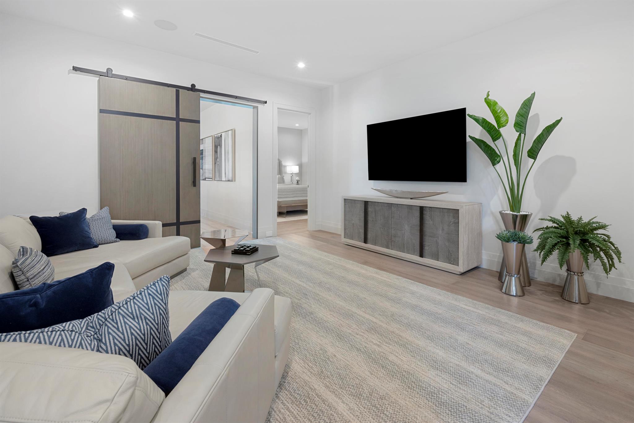 DEVON PLACE - Residential