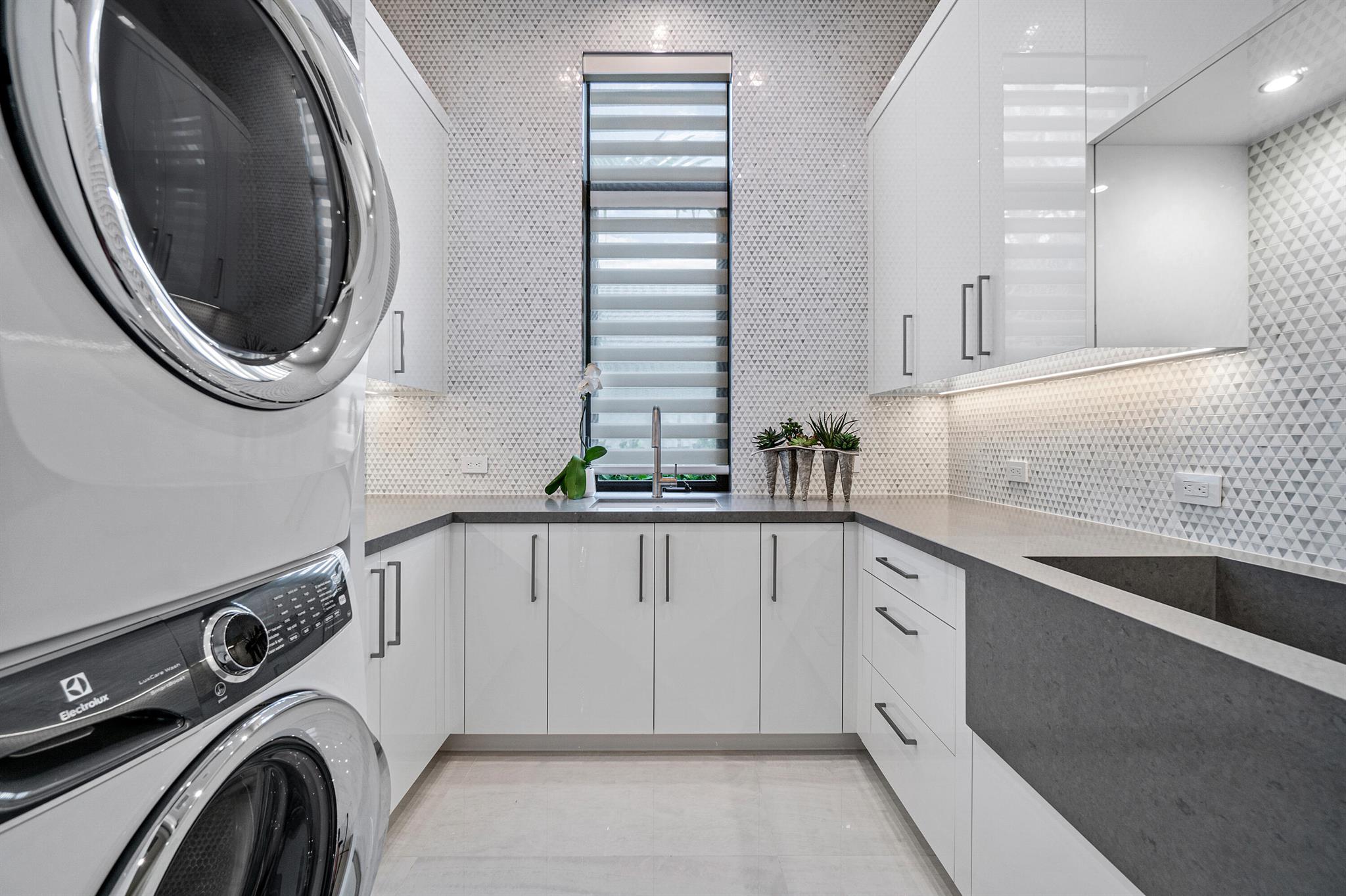 DEVON PLACE - Residential