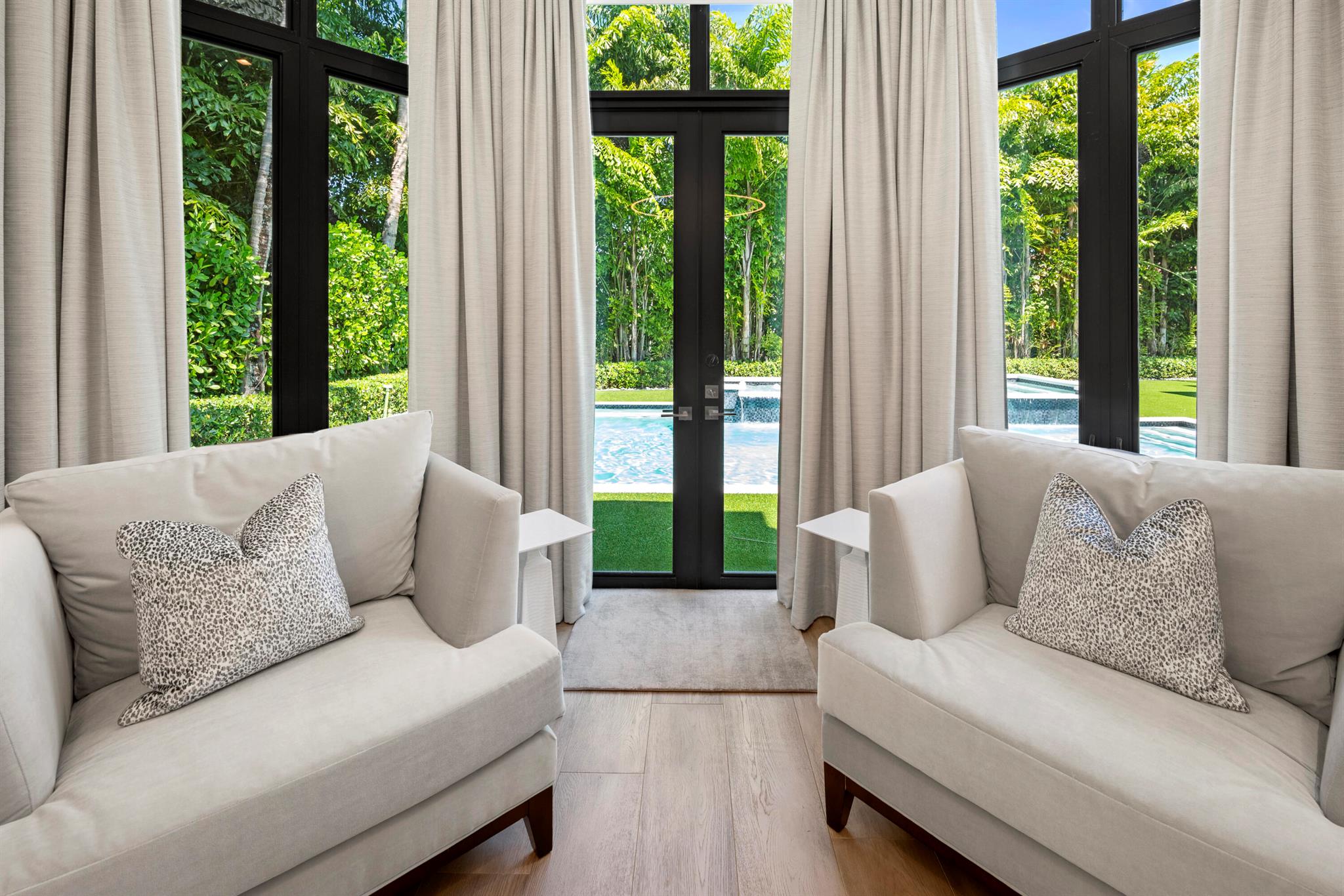 DEVON PLACE - Residential