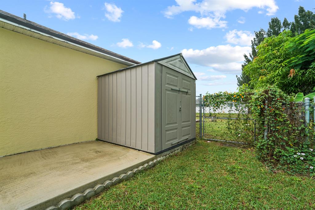 PORT ST LUCIE SECTION 22 - Residential Lease
