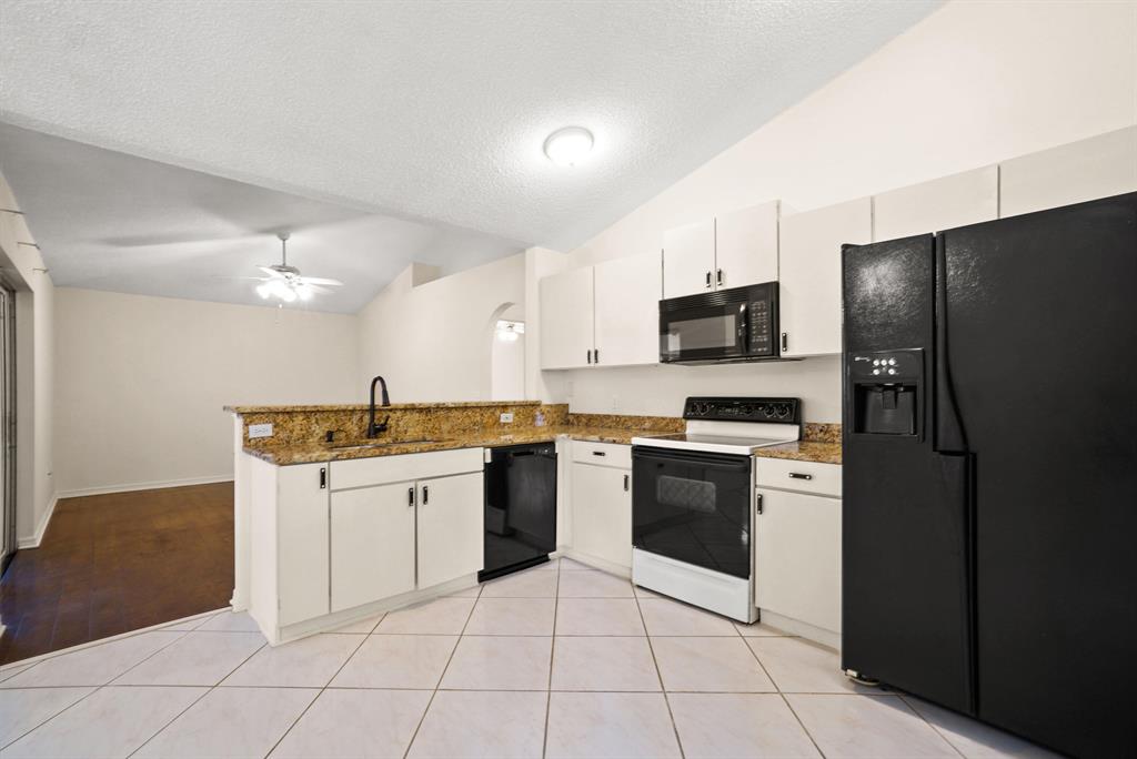 PORT ST LUCIE SECTION 22 - Residential Lease